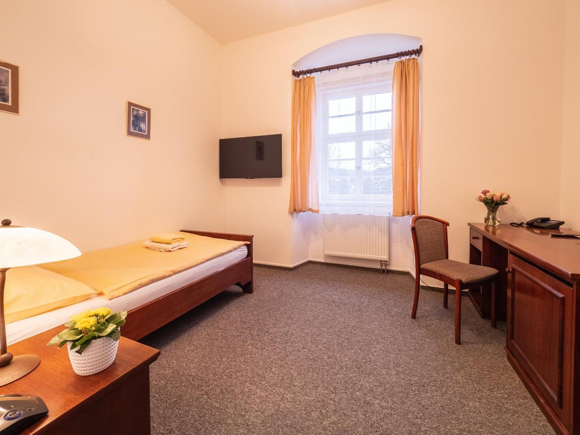Klášter Hejnice, Vzdělávací, Konferenční A Poutní Dům Pensión 3*