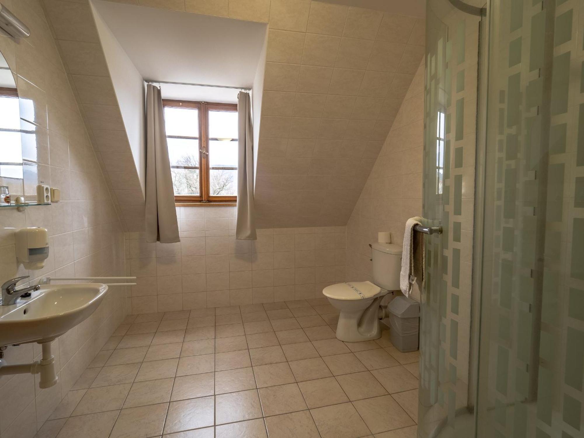 Klášter Hejnice, Vzdělávací, Konferenční A Poutní Dům 3*