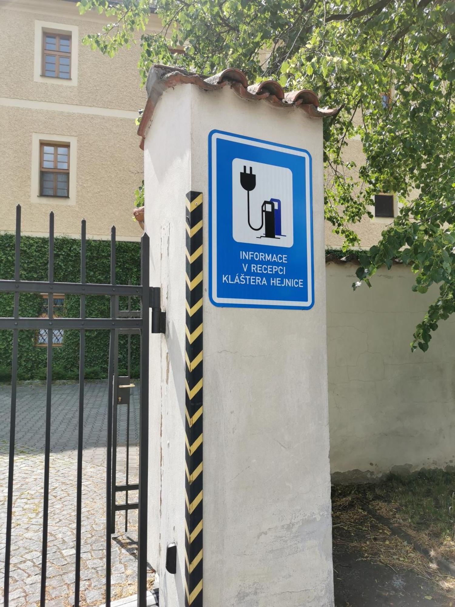 Klášter Hejnice, Vzdělávací, Konferenční A Poutní Dům